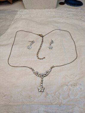 Vintage Silvertone Rhinestone Flower Drop Necklace and Earring Set